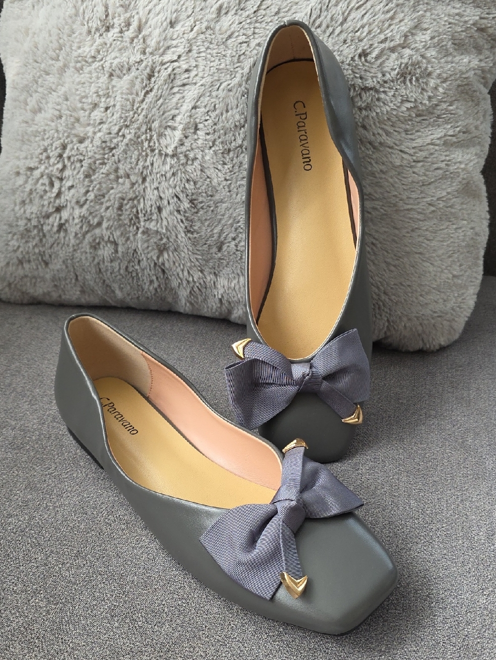 C. Poravaro Gray Bow-Front Leather Ballet Flats